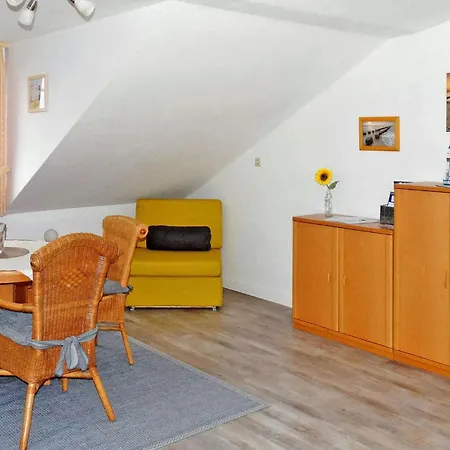 1 Bedroom Cozy In Sellin Ostseebad *