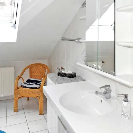 1 Bedroom Cozy In Sellin Ostseebad * Sellin (Rugen)